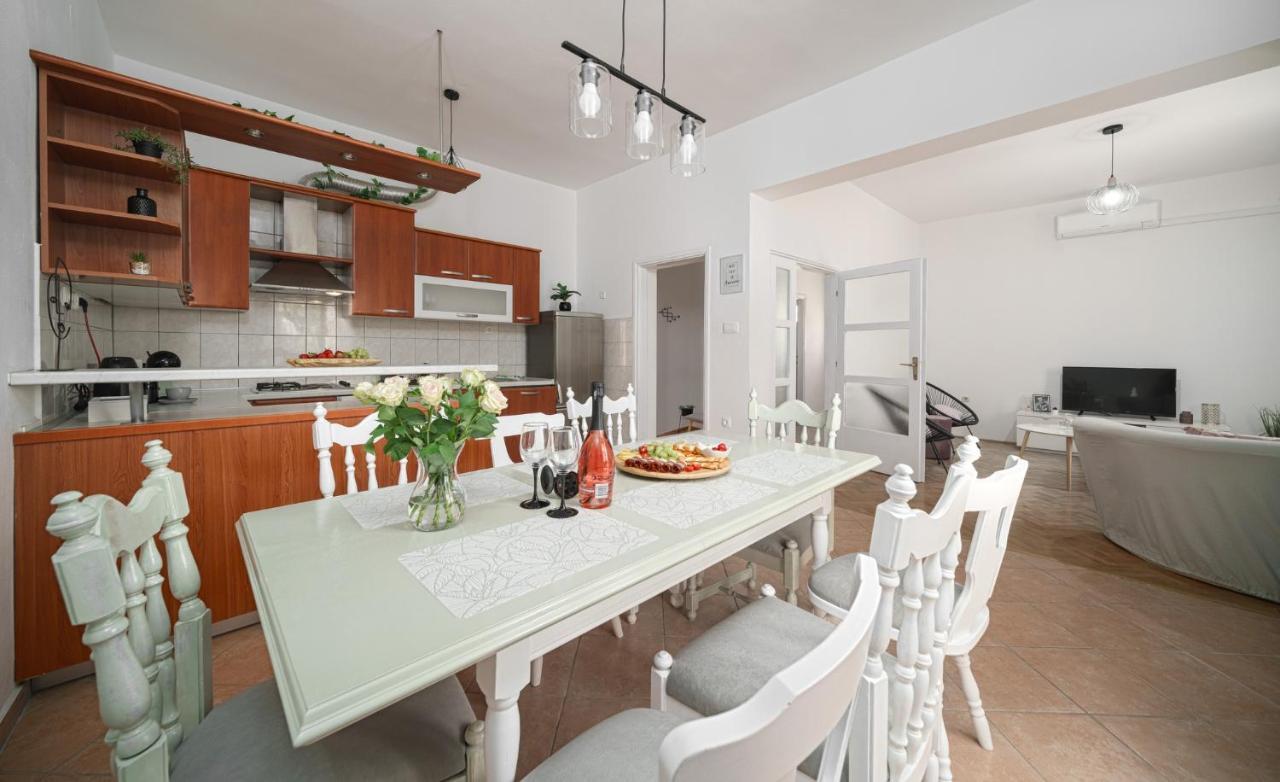 Apartman Rusula Vodice Esterno foto