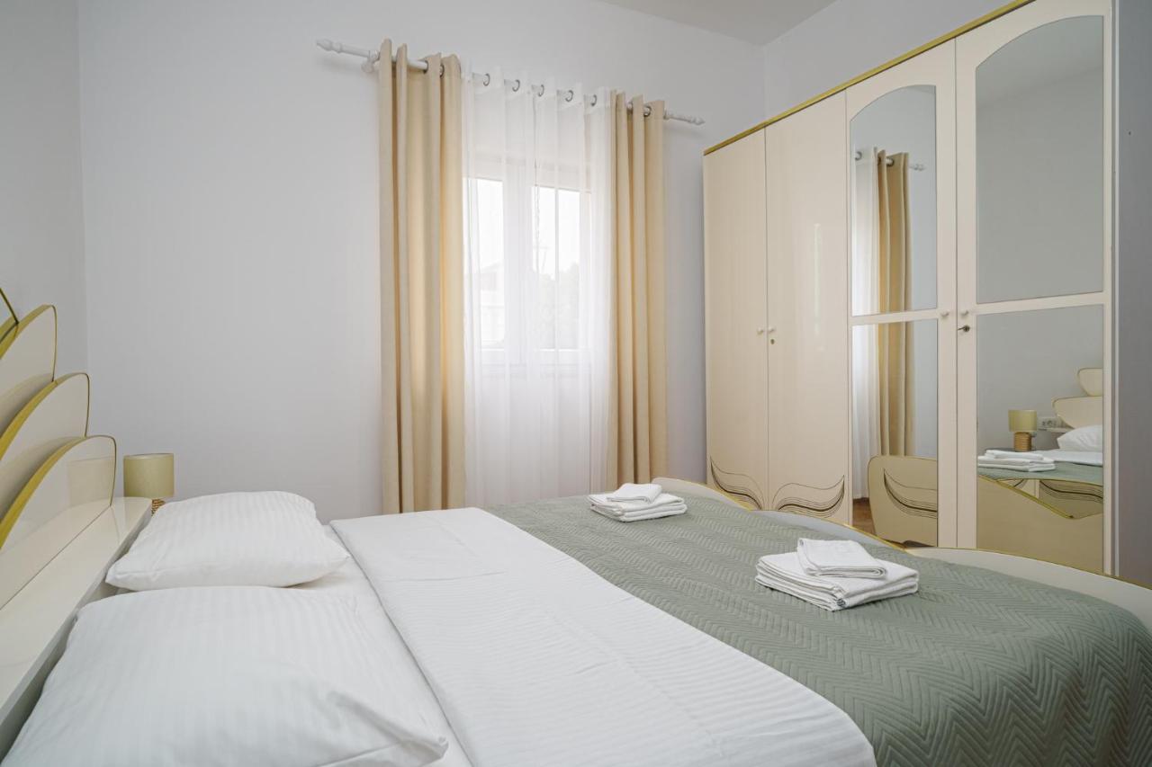 Apartman Rusula Vodice Esterno foto